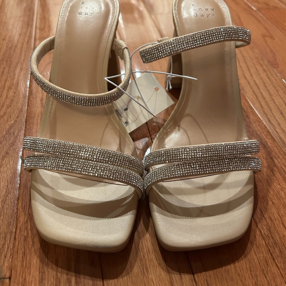 A New Day Stacy Heels, Size 8, NWT